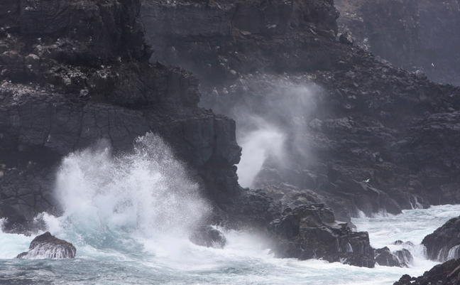 Storm Waves Punta Suarez, Galapagos, Ecuador